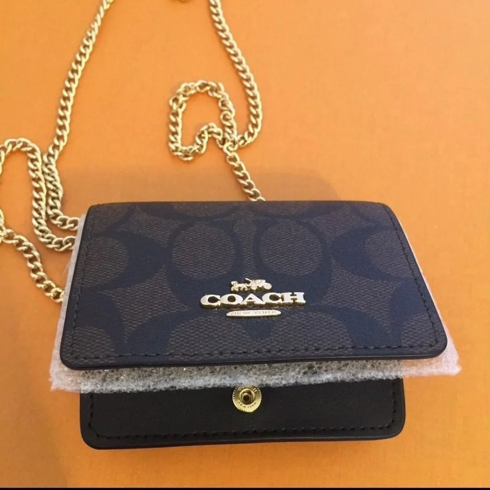 ❤️❤️❤️NEW Coach mini wallet on a chain+detachable chain strap ❤️❤️❤️ - Picture 3 of 11